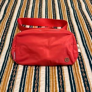 Lululemon Everywhere Belt Bag